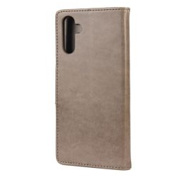 Peněženkové pouzdro Embossing Pattern Motýl a květ hnědé – Samsung Galaxy A13 5G | Levné Kryty | Levné Kryty | Levné Kryty