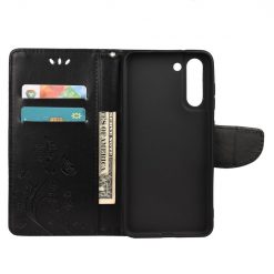 Peněženkové pouzdro Embossing Pattern Motýl a květ černé – Samsung Galaxy S21 FE | Levné Kryty | Levné Kryty | Levné Kryty