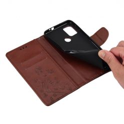 Peněženkové pouzdro Embossing Pattern Motyl a květ tmavěhnědé – Motorola Moto G30 / G10 | Levné Kryty | Levné Kryty | Levné Kryty