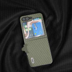 Kryt Abeel Carbon Fiber zelený – Samsung Galaxy Z Flip 5 | Levné Kryty | Levné Kryty | Levné Kryty