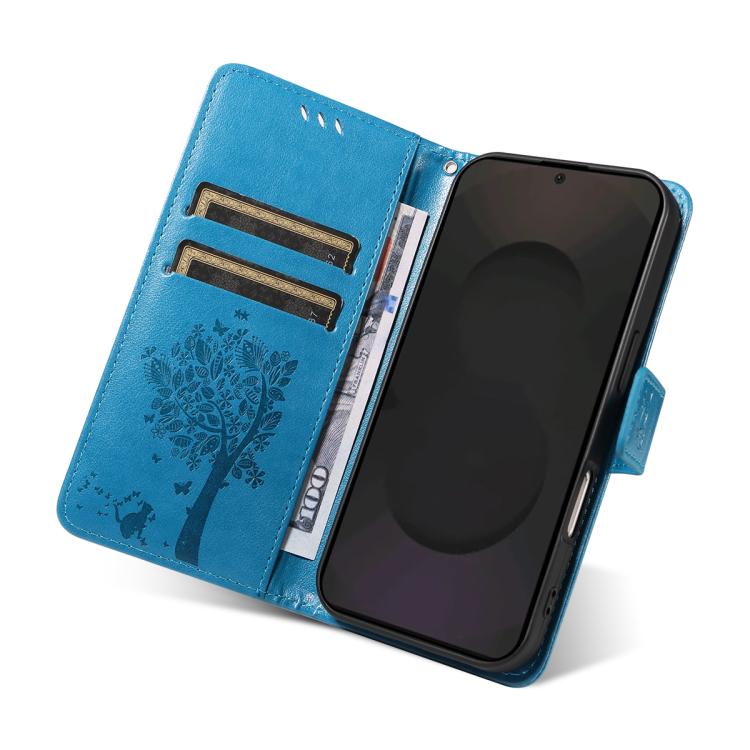 Peněženkové pouzdro Embossing Pattern Strom a kočka modré – Samsung Galaxy S25 FE | Levné Kryty | Levné Kryty | Levné Kryty